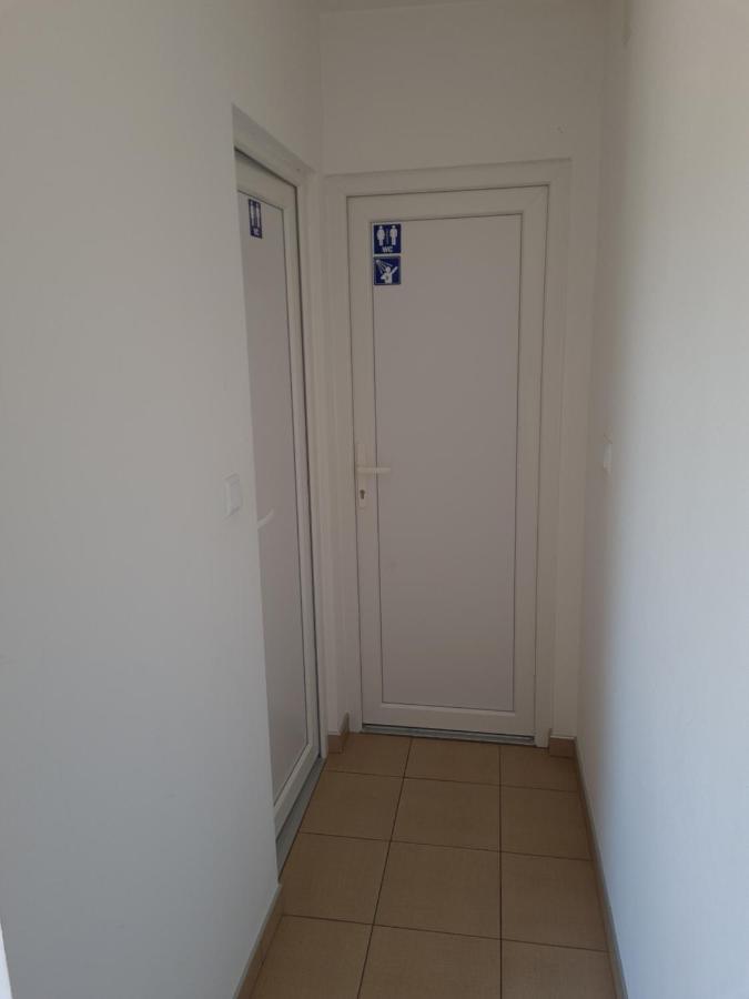 Guest House Aquarius Bosnjaci Esterno foto
