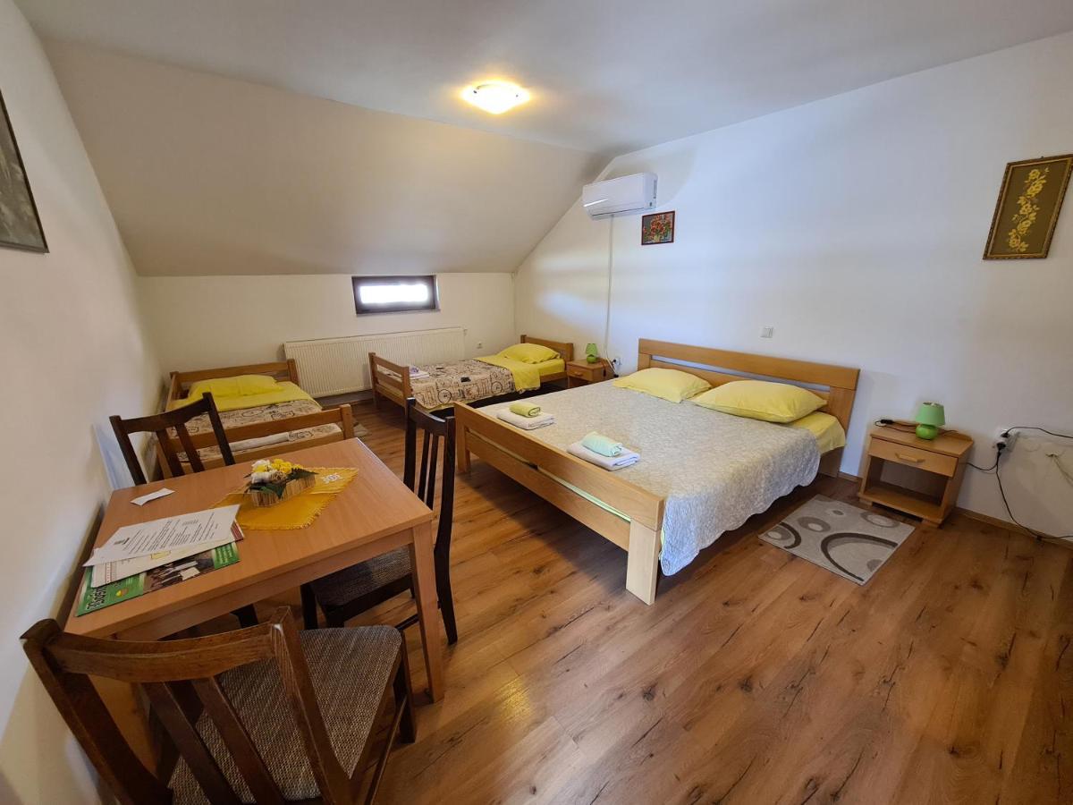 Guest House Aquarius Bosnjaci Esterno foto