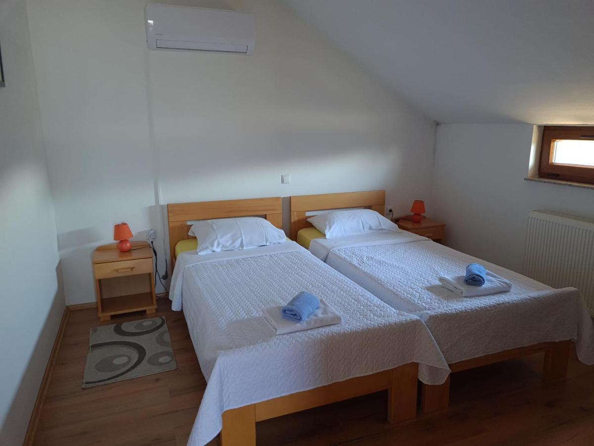 Guest House Aquarius Bosnjaci Esterno foto